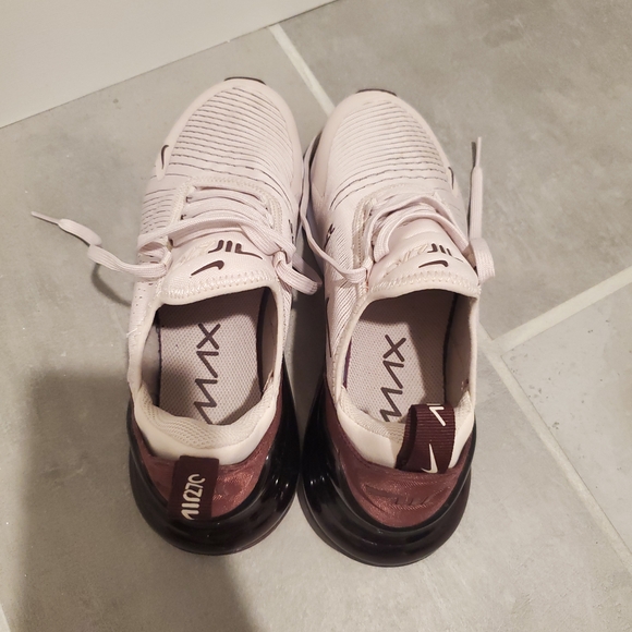 Like New Nike Women's Air Max 270 in Mauve and Burgundy. Size 8. #SW - Picture 8 of 11